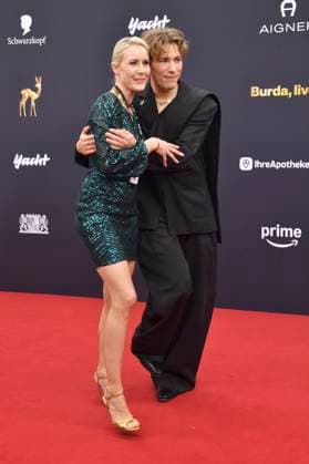 Fionn Ferreira with companion at the 77 Bambi Awards 2025 in the Bavaria Filmstudios Munich, 13 11 2025 Foto:xB.xInsingerx xFuturexImagex bambi_5226