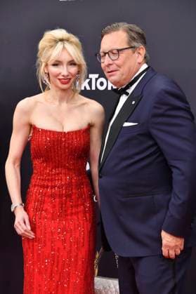 Andrea Catsimatidis and Robert Pölzer at the 77 Bambi Awards 2025 in the Bavaria Filmstudios Munich, 13 11 2025 Foto:xB.xInsingerx xFuturexImagex bambi_5267