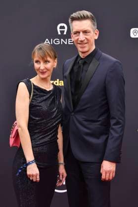 Steffen Hallaschka with wife Anne Katrin Hallaschka at the 77 Bambi Awards 2025 at the Bavaria Film Studios in Munich, 13 11 2025 Foto:xB.xInsingerx xFuturexImagex bambi_5296