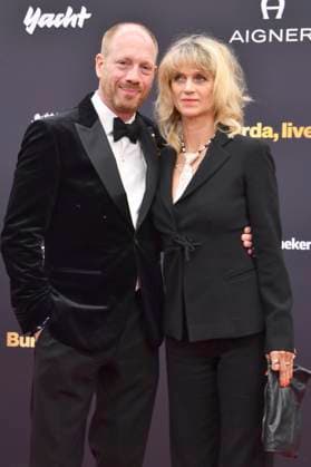 Johann von Bülow with his wife Katrin von Bülow at the 77 Bambi Awards 2025 in the Bavaria Filmstudios Munich, 13 11 2025 Foto:xB.xInsingerx xFuturexImagex bambi_5320