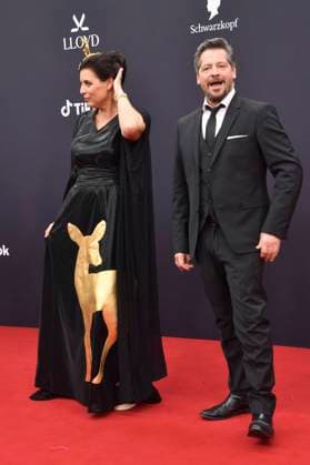 Elena Uhlig with partner Fritz Karl at the 77 Bambi Awards 2025 in the Bavaria Filmstudios Munich, 13 11 2025 Foto:xB.xInsingerx xFuturexImagex bambi_5331