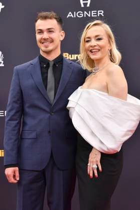 Janin Ullmann with companion at the 77 Bambi Awards 2025 in the Bavaria Filmstudios Munich, 13 11 2025 Foto:xB.xInsingerx xFuturexImagex bambi_5339