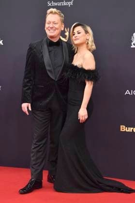 Jens Knossalla and Lia Mitrou at the 77 Bambi Awards 2025 in the Bavaria Filmstudios Munich, 13 11 2025 Foto:xB.xInsingerx xFuturexImagex bambi_5355