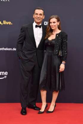 Erol Sander with partner Rebecca Oehlmann at the 77 Bambi Awards 2025 in the Bavaria Filmstudios Munich, 13 11 2025 Foto:xB.xInsingerx xFuturexImagex bambi_5358