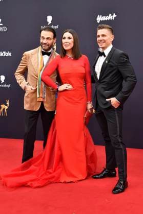 Alexander Klaus Stecher, Judith Williams and guest at the 77 Bambi Awards 2025 in the Bavaria Filmstudios Munich, 13 11 2025 Foto:xB.xInsingerx xFuturexImagex bambi_5383