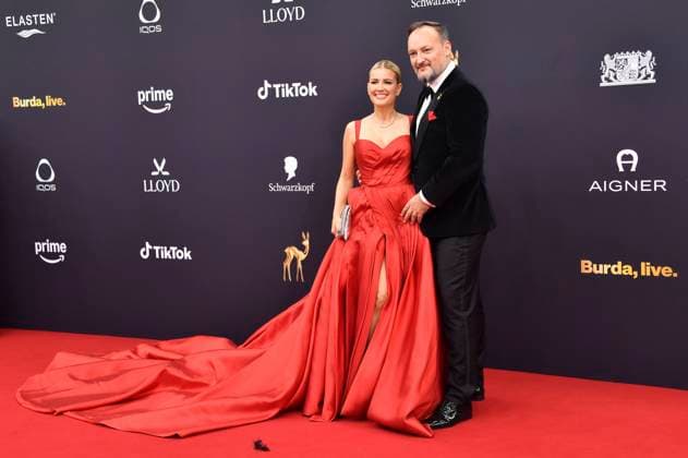 Jennifer Knäble with husband Felix Moese at the 77 Bambi Awards 2025 at the Bavaria Film Studios in Munich, 13 11 2025 Foto:xB.xInsingerx xFuturexImagex bambi_5405