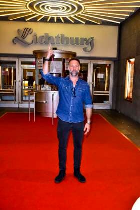 abb WuenscheEssen Erik Schmitt director on the red carpet at the NRW premiere of the movie DAS LEBEN DER WÜNSCHE WUENSCHE at the Lichtburg cinema on February 13, 2025 in Essen, NRW Germany