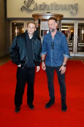 Matthias Schweighöfer and Erik Schmitt at the premiere of the movie Das Leben der Wünsche at Lichtburg Essen, 13 11 2025 Foto:xT.xSchröerx xFuturexImagex wuensche_essen_5110