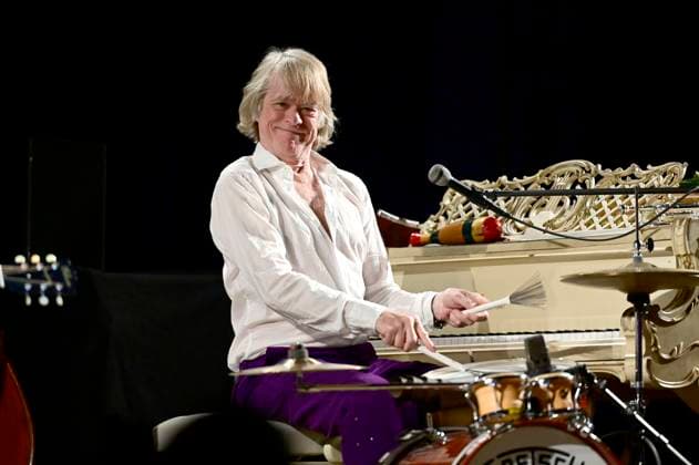Helge Schneider live at a concert on his Ein Mann und seine Musik tour in the Löbau exhibition hall, 13 11 2025 Foto:xM.xWehnertx xFuturexImagex schneider_loebau_5109