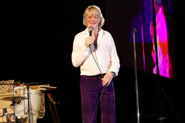 Helge Schneider live at a concert on his Ein Mann und seine Musik tour in the Löbau exhibition hall, 13 11 2025 Foto:xM.xWehnertx xFuturexImagex schneider_loebau_5113