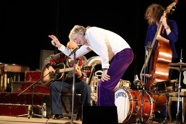 Helge Schneider live at a concert on his Ein Mann und seine Musik tour in the Löbau exhibition hall, 13 11 2025 Foto:xM.xWehnertx xFuturexImagex schneider_loebau_5118