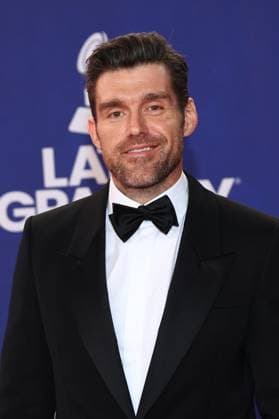 Lewis Pickett arrives for the 26th annual Latin Grammy Awards at the MGM Garden Arena in Las Vegas, Nevada on Thursday, November 13, 2025.  LAV20251113164 JAMESxATOA