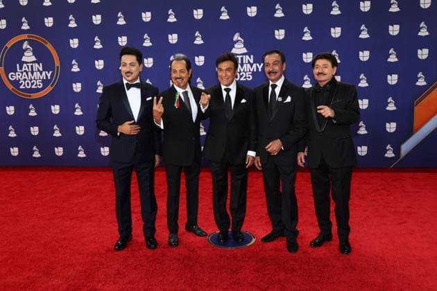 (L-R) Luis Hernández, Hernan Hernandez, Jorge Hernandez, Eduardo Hernández and Oscar Lara of Los Tigres Del Norte arrive for the 26th annual Latin Grammy Awards at the MGM Garden Arena in Las Vegas, Nevada on Thursday, November 13, 2025.  LAV20251113166 JAMESxATOA