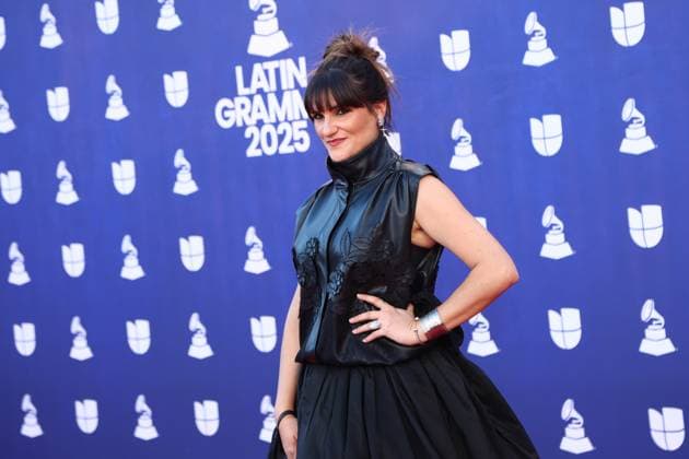 Rozalén arrives for the 26th annual Latin Grammy Awards at the MGM Garden Arena in Las Vegas, Nevada on Thursday, November 13, 2025.  LAV20251113078 JAMESxATOA