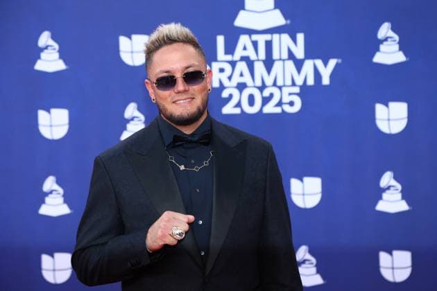 Miguel Rojas arrives for the 26th annual Latin Grammy Awards at the MGM Garden Arena in Las Vegas, Nevada on Thursday, November 13, 2025.  LAV20251113108 JAMESxATOA