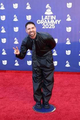 Johann Vera arrives for the 26th annual Latin Grammy Awards at the MGM Garden Arena in Las Vegas, Nevada on Thursday, November 13, 2025.  LAV20251113063 JAMESxATOA