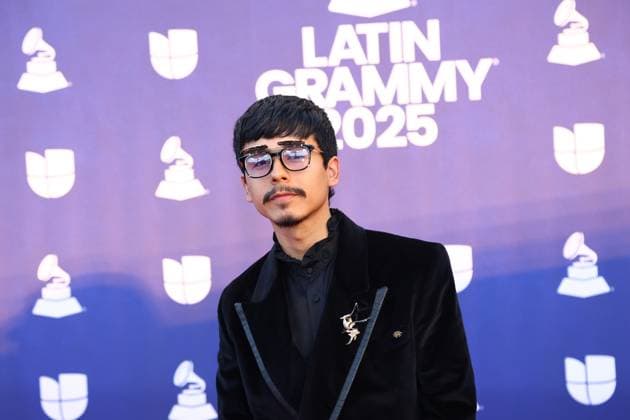 Ivan Cornejo arrives for the 26th annual Latin Grammy Awards at the MGM Garden Arena in Las Vegas, Nevada on Thursday, November 13, 2025.  LAV20251113068 JAMESxATOA