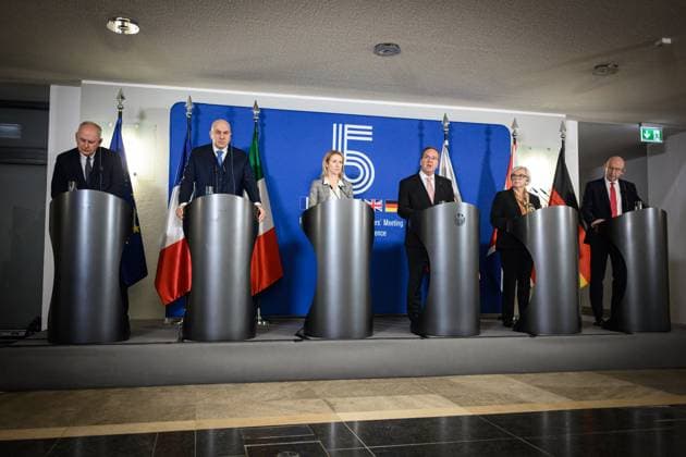 Berlin, Pressestatements nach dem Group of Five Treffen im BMVg Gemeinsame Pressekonferenz nach dem Group of Five Treffen im Bundesministerium der Verteidigung am 14.11.2025 mit der Hohen Vertreterin der Europäischen Union Kaja Kallas (EU), der französischen Verteidigungsministerin Catherine Vautrin (Frankreich), dem italienischen Verteidigungsminister Guido Crosetto (Italien), dem britische Verteidigungsminister John Healey (Großbritannien), PaweÅ‚ Zalewski (Staatssekretär im Verteidigungsministerium) und Boris Pistorius (Verteidigungsminister Deutschland). Berlin Bundesministerium der Verteidigu Berlin Deutschland *** Berlin, Press statements after the Group of Five meeting at the BMVg Joint press conference after the Group of Five me