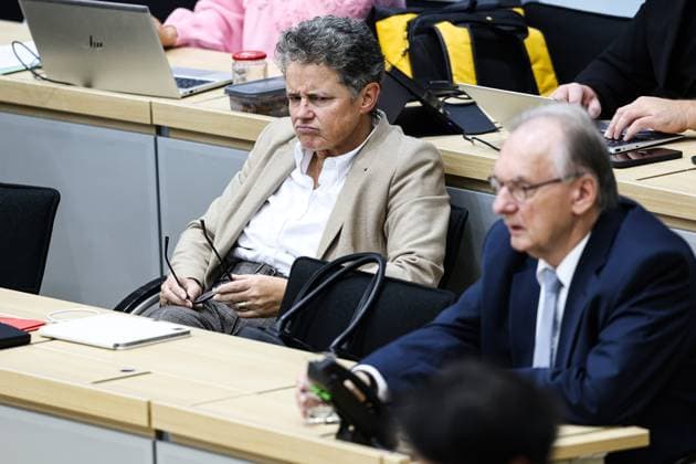 Infrastrukturministerin Dr. Lydia Hueskens Hüskens (FDP,Sachsen Anhalt) und unscharf Ministerpraesident Dr. Reiner Haseloff (CDU,Sachsen Anhalt) - Landtagssitzung im Landtag von Sachsen Anhalt mit einer Aktuellen Debatte zum Thema Stadtbild *** Infrastructure Minister Dr. Lydia Hueskens Hüskens FDP,Saxony Anhalt and Minister President Dr. Reiner Haseloff CDU,Saxony Anhalt State Parliament session in the state parliament of Saxony Anhalt with a current debate on the topic of cityscape