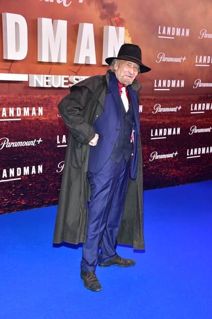 European premiere of landmann Michael Mendl Arrival red carpet for the European premiere of landmann in berlin on 14 11,2025 Photopress Mueller