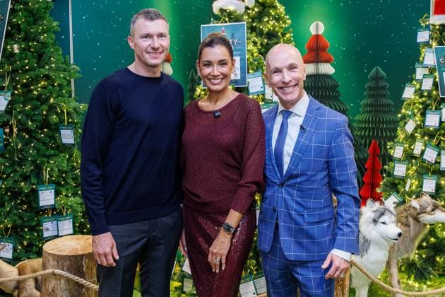 14 11 2025 Düsseldorf Opening of this years Charity Forest in the Galeria store on the Kö Presenter Jana Ina Zarrella will welcome Mayor Hinkel, RTL presenter Michael Begasse and Fortuna legends player Oliver Fink on stage Here from l Fortuna legends player Oliver Fink, presenter Ja