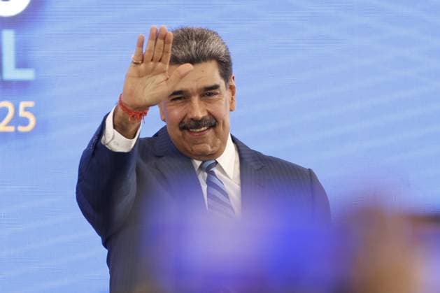 Venezuelan President Nicolas Maduro CARACAS, VENEZUELA - NOVEMBER 14: Venezuelan President Nicolás Maduro waves goodbye to his supporters after speaking at a meeting of jurists in defense of international law in Caracas on November 14, 2025. Pedro Mattey Anadolu Caracas Venezuela. Editorial use only. Please get in touch for any other usage.  Copyright: x2025xAnadoluxPedroxMatteyx