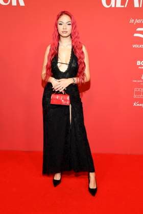 abb GlamourWomen Badmomzjay as a guest on the red carpet at the 3 GLAMOUR WOMEN OF THE YEAR AWARD at The Ritz Carlton Hotel Berlin on 14 11 2025 in Berlin Berlin Germany