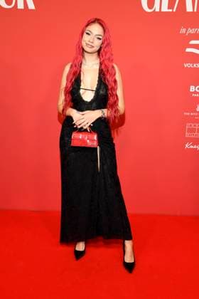 abb GlamourWomen Badmomzjay as a guest on the red carpet at the 3 GLAMOUR WOMEN OF THE YEAR AWARD at The Ritz Carlton Hotel Berlin on 14 11 2025 in Berlin Berlin Germany