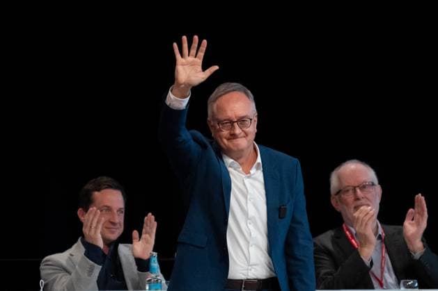Ulm, Baden-Württemberg, Germany - November 15, 2025: State party conference of the SPD (Social Democratic Party of Germany) in Ulm. Presentation of the election campaign program for the state election in BaWü. ANDREAS STOCH (SPD, state chairman, parliamentary group leader BaWü) *** Landesparteitag der Partei SPD (Sozialdemokratische Partei Deutschlands) in Ulm. Vorstellung Programm zum Wahlkampf zur Landtagswahl in BaWü. ANDREAS STOCH (SPD, Landesvorsitzender, Fraktionsvorsitzender BaWü)