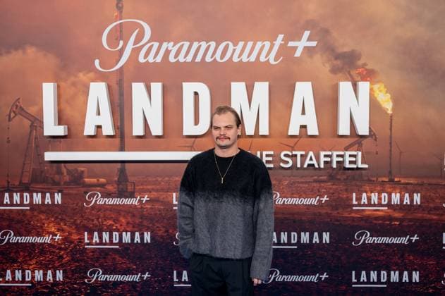 Wilson Gonzalez Ochsenknecht arriving at the premiere of the second season of the series Landman Paramount at the Zoo Palast cinema in Berlin Wilson Gonzalez Ochsenknecht arriving at the premiere of the second season of the series Landman Paramount at the Zoo Palast cinema in Berlin snapshot photography B Niehaus