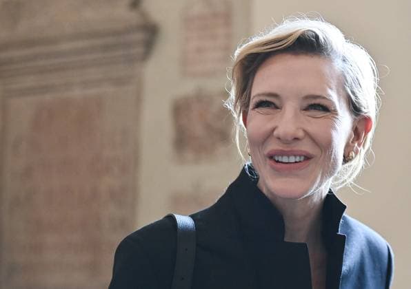 The Pope s audience with the film industry at the Vatican VATICAN CITY, VATICAN - NOVEMBER 15: US-Australian actress Cate Blanchett smiles after Pope Leo XIV special audience attended by dozens of stars at the Vatican s Apostolic Palace in the Vatican on November 15, 2025. Isabella Bonotto Anadolu Vatican City Vatican. Editorial use only. Please get in touch for any other usage.  Copyright: x2025xAnadoluxIsabellaxBonottox