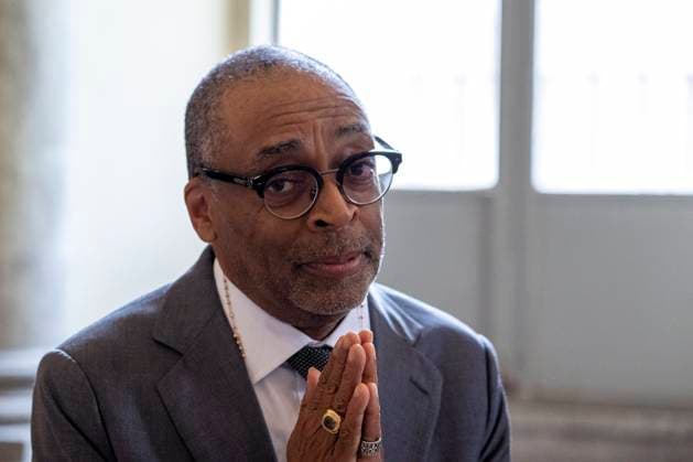 ITALY - ACTOR LEAVES AT THE END IF POPE LEO XIV WITH ARTISTS FROM THE WORL OF CINEMA AT THE VATICAN - 2025 11 15 Italy, Rome, Vatican, 2025 11 15.US film director Spike Lee leaves at the end of an audience of Pope Leo XIV with artists from the world of cinema at the Vatican . More than 100 film industry professionals, whether actors, directors or producers, were received by the pope inside the Apostolic Palace. EDITORIAL USE ONLY - NO BOOKS Copyright: xALESSIAxGIULIANIx