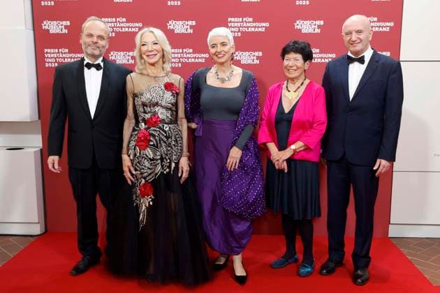 15 11 2025, Laudator Felix Klein, Laureate Amy Gutmann, Museum Director Hetty Berg, Laudator Helga Nowotny, Laureate Daniel Zajfman, at the 24 Prize for Understanding and Tolerance at the Jewish Museum in Berlin, Berlin Germany, Germany