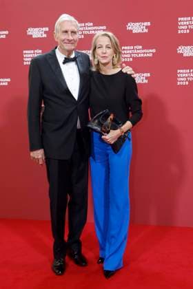 15 11 2025, Ulrich Wickert, Julia Jaeckel, at the 24 Prize for Understanding and Tolerance at the Jewish Museum in Berlin, Berlin Germany, Germany