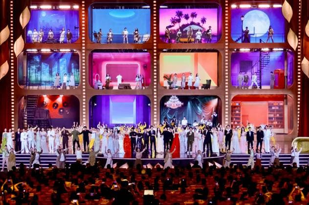 XIAMEN, CHINA - NOVEMBER 15: Celebrities attend the award ceremony of the 38th Golden Rooster Award on November 15, 2025 in Xiamen, Fujian Province of China.  Copyright: xChinaxNewsxServicex 111604145735