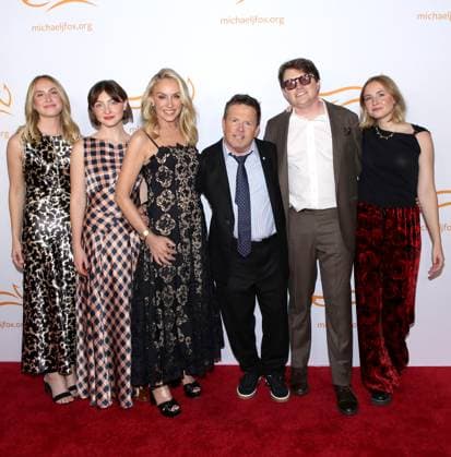 A Funny Thing Happened on the Way to Cure Parkinson s 2025 Gala Aquinnah Fox, Esme Fox, Tracy Pollan, Michael J. Fox, Sam Fox and Schuyler Fox attending the A Funny Thing Happened on the Way to Cure Parkinson s 2025 Gala benefitting The Michael J. Fox Foundation held at Cipriani South Street at Casa Cipriani on November 15, 2025 in New York City, NY New York City Cipriani South Street at Casa Ci NY USA Copyright: xStevenxBergman AFF-USA.COMx