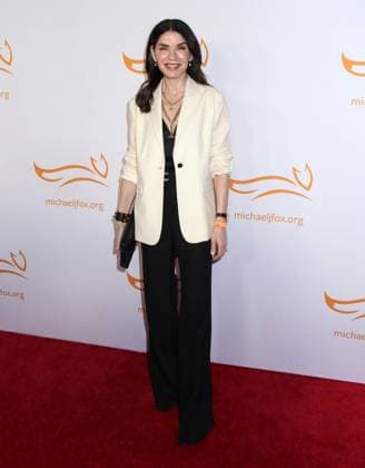 A Funny Thing Happened on the Way to Cure Parkinson s 2025 Gala Julianna Margulies attending the A Funny Thing Happened on the Way to Cure Parkinson s 2025 Gala benefitting The Michael J. Fox Foundation held at Cipriani South Street at Casa Cipriani on November 15, 2025 in New York City, NY New York City Cipriani South Street at Casa Ci NY USA Copyright: xStevenxBergman AFF-USA.COMx