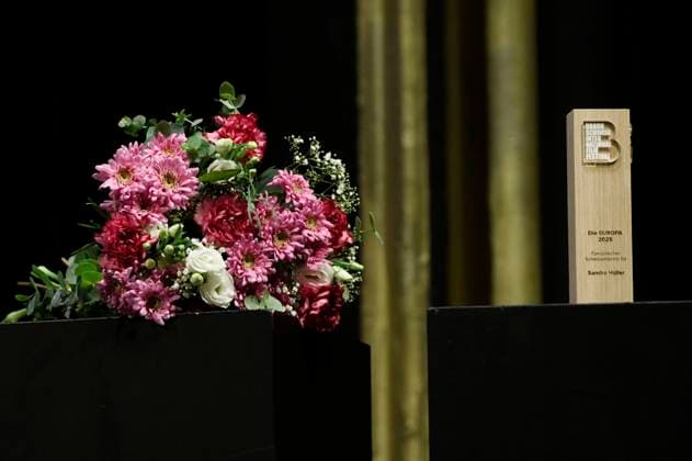 The main prize The Europe at the award ceremony of the 39 Braunschweig International Film Festival at the Staatstheater Braunschweig, 15 11 2025 Foto:xC.xNiehausx xFuturexImagex biff_5111