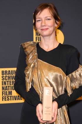 Sandra Hüller with the main prize Die Europa at the award ceremony of the 39 Braunschweig International Film Festival at the Staatstheater Braunschweig, 15 11 2025 Foto:xC.xNiehausx xFuturexImagex biff_5114