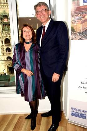 Christiane Goetz Weimer Federal Minister of Culture Dr Wolfram Weimer Munich 16 11 2025 Press Club Munich Matinee The Art of Aging Well Book Presentation Golden Years with Dr Theo Weigl Federal Minister a D Federal Minister of Culture Dr Wolfram Weimer and three celebrities over 75 Helmut Markwort, Simone Rethel Photo Bernd Lindenthaler Munich