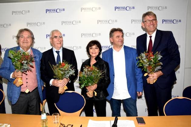 Helmut Markwort Focus Gruender Dr Theo Waigl Federal Minister a D Simone Rethel Actress Manfred Otzelberger Journalist Author Federal Minister a D Federal Minister of Culture Dr Wolfram Weimer Munich 16 11 2025 Press Club Munich Matinee The Art of Aging Well Book