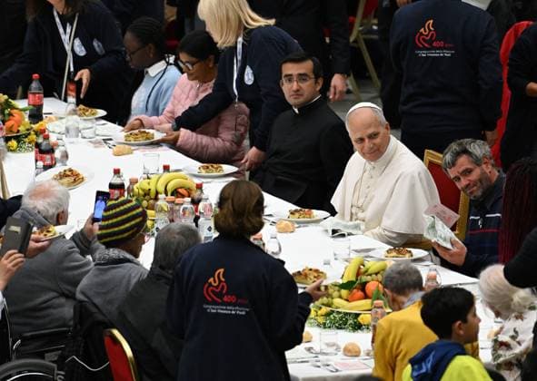 Pope Leo XIV Attends A Special Lunch With Indigent People - Vatican Pope Leo XIV attends a special lunch with indigent people to mark the Jubilee of the Poor on November 16, 2025 at the Vatican. Pope Leo XIV urged leaders of nations to listen to the cry of the poorest. Photo by Eric Vandeville ABACAPRESS.COM Rome  Copyright: xVandevillexEric ABACAx