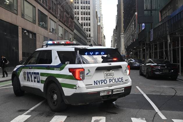 New York Jets NFL cornerback Kris Boyd shot in New York City MANHATTAN, NEW YORK, UNITED STATES - NOVEMBER 16 - NYPD officers maintain a security cordon after New York Jets NFL cornerback Kris Boyd was shot and critically hurt outside a restaurant in Midtown, Manhattan, New York, United States on November 16, 2025. Kyle Mazza Anadolu New York United States. Editorial use only. Please get in touch for any other usage.  Copyright: x2025xAnadoluxKylexMazzax