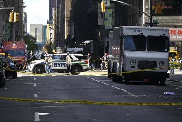 New York Jets NFL cornerback Kris Boyd shot in New York City MANHATTAN, NEW YORK, UNITED STATES - NOVEMBER 16 - NYPD officers maintain a security cordon after New York Jets NFL cornerback Kris Boyd was shot and critically hurt outside a restaurant in Midtown, Manhattan, New York, United States on November 16, 2025. Kyle Mazza Anadolu New York United States. Editorial use only. Please get in touch for any other usage.  Copyright: x2025xAnadoluxKylexMazzax