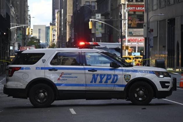 New York Jets NFL cornerback Kris Boyd shot in New York City MANHATTAN, NEW YORK, UNITED STATES - NOVEMBER 16 - NYPD officers maintain a security cordon after New York Jets NFL cornerback Kris Boyd was shot and critically hurt outside a restaurant in Midtown, Manhattan, New York, United States on November 16, 2025. Kyle Mazza Anadolu New York United States. Editorial use only. Please get in touch for any other usage.  Copyright: x2025xAnadoluxKylexMazzax