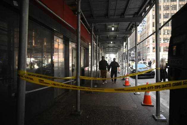 New York Jets NFL cornerback Kris Boyd shot in New York City MANHATTAN, NEW YORK, UNITED STATES - NOVEMBER 16 - NYPD officers maintain a security cordon after New York Jets NFL cornerback Kris Boyd was shot and critically hurt outside a restaurant in Midtown, Manhattan, New York, United States on November 16, 2025. Kyle Mazza Anadolu New York United States. Editorial use only. Please get in touch for any other usage.  Copyright: x2025xAnadoluxKylexMazzax
