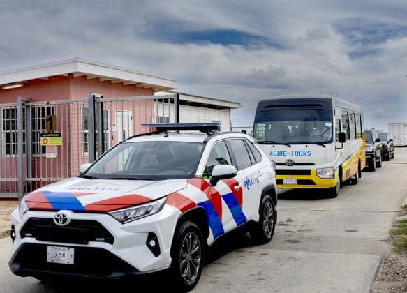 Bonaire, The Netherlands, 2025-11-16 19:58:59 BONAIRE, November 16, 2025, Airport: Princess Beatrix arrives at Bonaire Airport. The visit focuses on the work of the Dutch Caribbean Nature Alliance (DCNA) and social initiatives on the islands. The Princess is the patron of DCNA. PHOTO: NLBeeld Albert Nieboer Credit: NL Beeld Patrick van Emst  Copyright: xx x