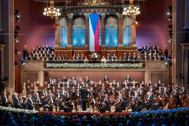 Concert for Freedom and Democracy performed by Czech Philharmonic under the baton of Finnish conductor Sakari Oramo, playing Gustav Mahler s Symphony No. 2 in C minor, known as Resurrection Symphony, took place in Rudolfinum, Prague, Czech Republic, on November 16, 2025. (CTKxPhoto VitxSimanek) CTKPhotoP2025111606105  CTKPhotoP2025111606105