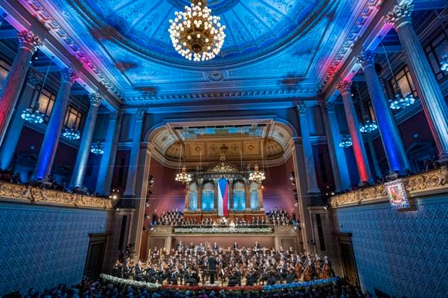 Concert for Freedom and Democracy performed by Czech Philharmonic under the baton of Finnish conductor Sakari Oramo, playing Gustav Mahler s Symphony No. 2 in C minor, known as Resurrection Symphony, took place in Rudolfinum, Prague, Czech Republic, on November 16, 2025. (CTKxPhoto VitxSimanek) CTKPhotoP2025111606112  CTKPhotoP2025111606112
