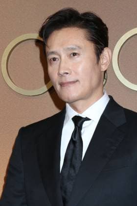 USA - 2025 Governors Awards - Los Angeles LOS ANGELES - NOV 16: Lee Byung-hun at the 2025 Governors Awards at the Ray Dolby Ballroom on November 16, 2025 in Los Angeles, CA Los Angeles CA USA EDITORIAL USE ONLY Copyright: x 2025xKathyxHutchinsx xHutchinsxPhotox HutchinsxPhotox khphotos869721